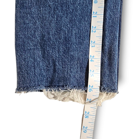 EUC Everlane The Cheeky Mid-Rise Cotton Raw Hem Jeans Sz. 25x26 Washed Midnight - Picture 9 of 11